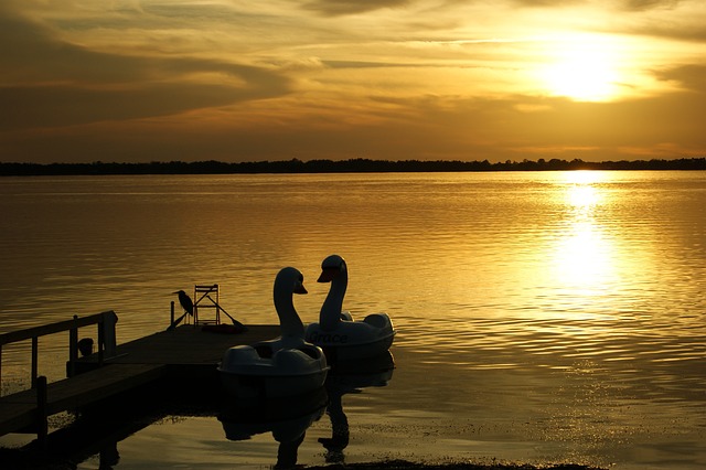 sunset Mount dora lake